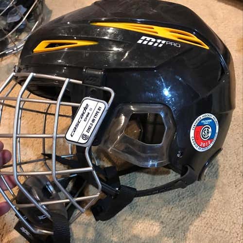 Cascade M11 Size Small