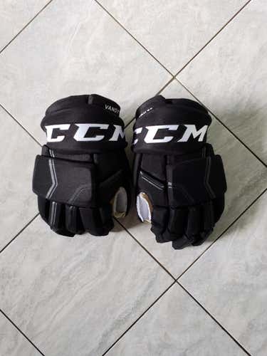 CCM HGQL Chris VandeVelde gamers, excellent condition, super soft palms.