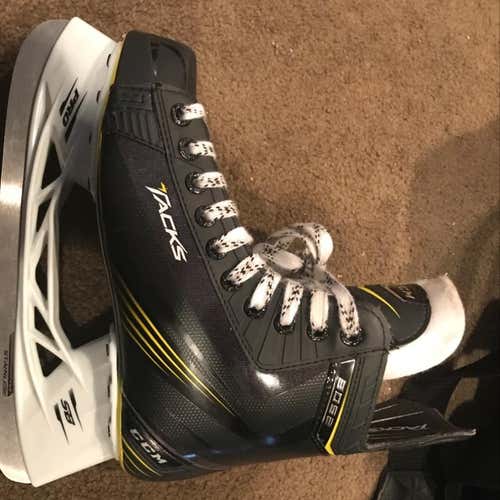 CCM Hockey Skates