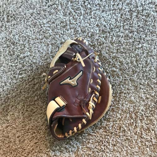 Used Mizuno Softball Catcher’s Glove