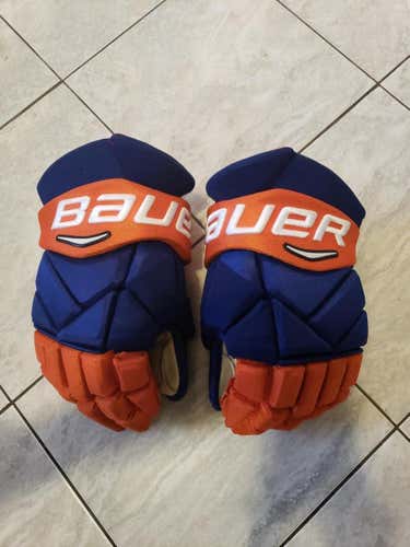 Bauer 1x Pollack NYI mitts  great condition, 14s