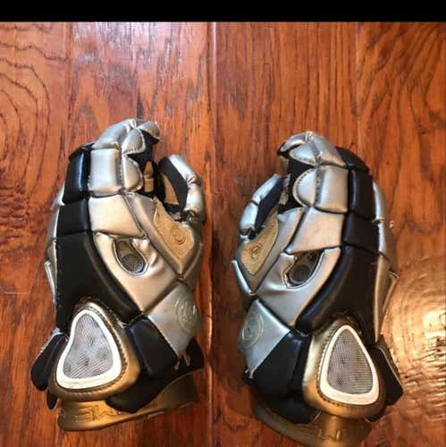 Package Deal Maverik Rome Nxt Gloves And Unser Armour Elbow Pads