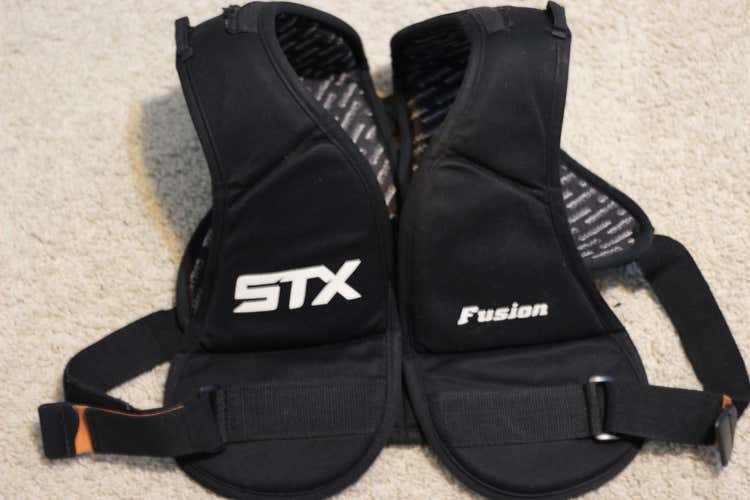 STX Fusion Shoulder Pads (Large)