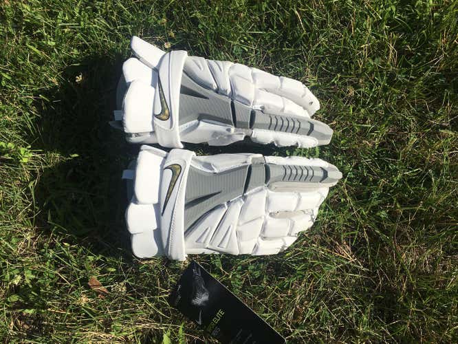 Fresh Brand New White Nike Vapor Elite Gloves