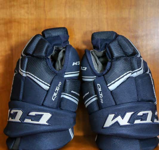 CCM QLT 270 Senior Gloves
