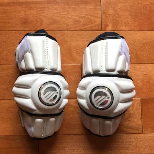 White Maverick M3 Arm Pads Size M
