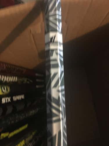 1 Lacrosse insignia Shaft
