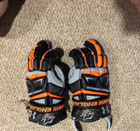 New England Blackwolves(NLL) Gloves
