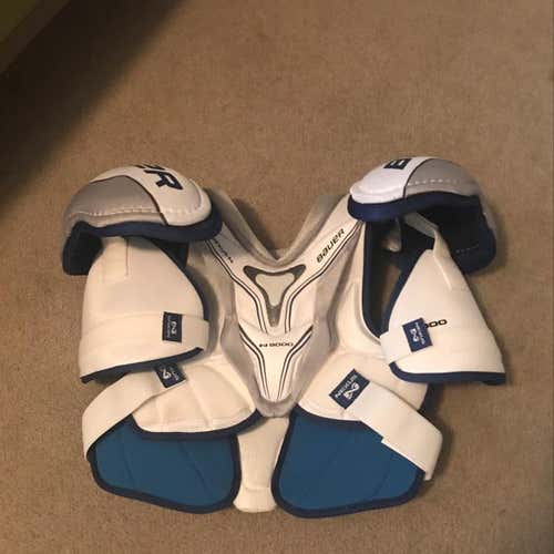 Bauer Nexus 9000 Shoulder Pads