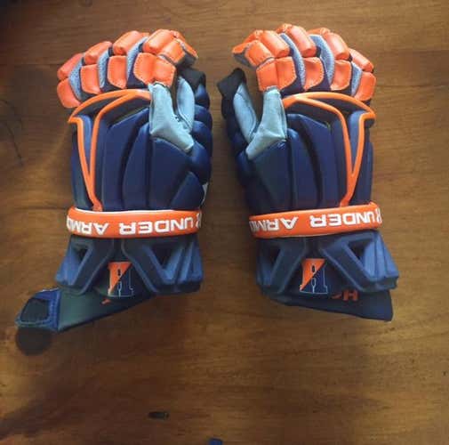 New Under Armour Biofit Goalie Gloves - Hobart College - Size 13