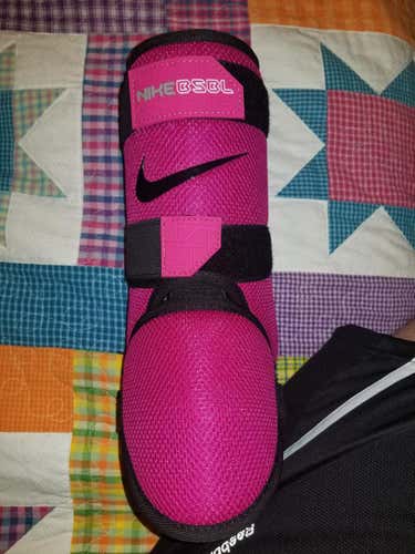 Nike mothers day leg guard