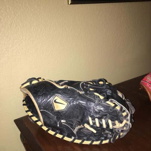 Nike DEP Rare Catchers Mitt 33 Inch