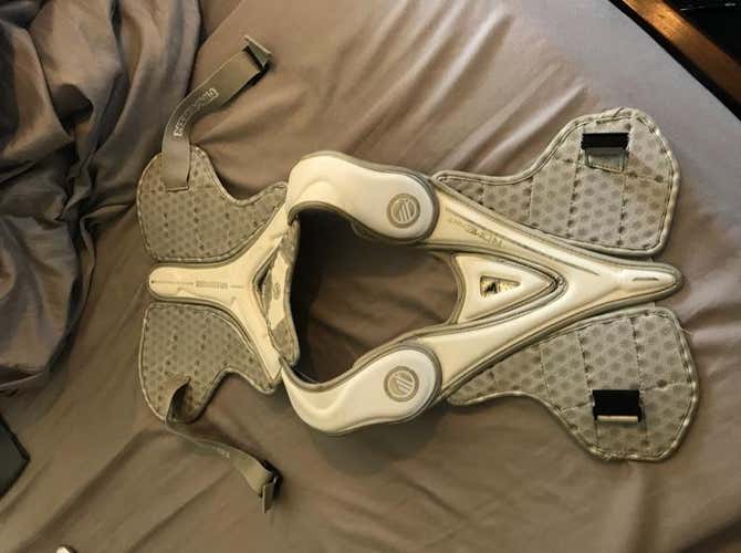 Maverick Rome NXT shoulder Pads