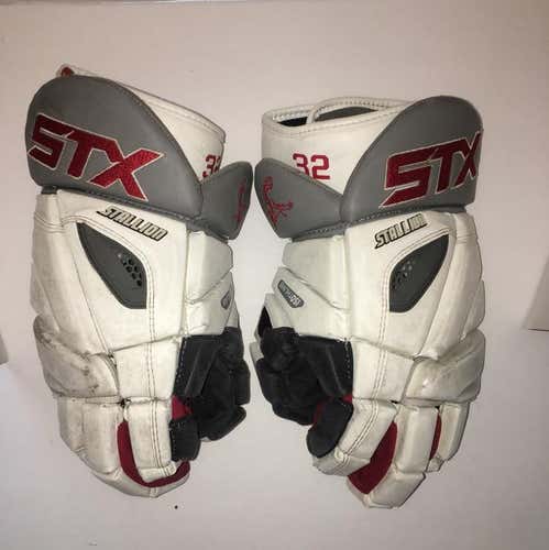STX  Stallion 500 Gloves From Chestnut Hill College