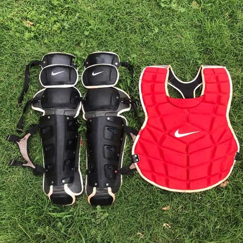 NIKE CATCHERS GEAR