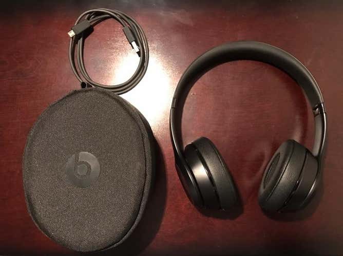 Authentic Solo Beats Wireless 3