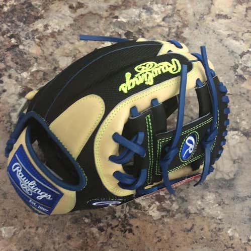 Rawlings Glove Of The Month Limited Edition