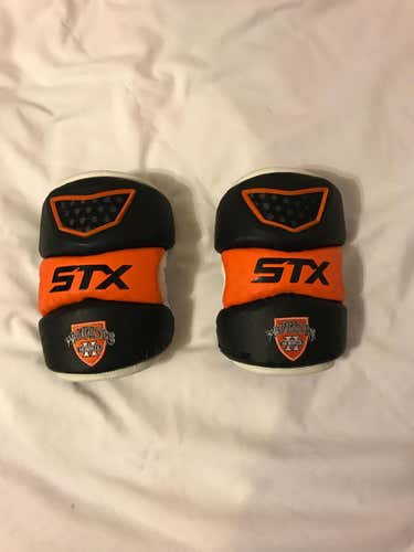 New STX Cell 3  Hendrix College Team Issue Elbow Pads