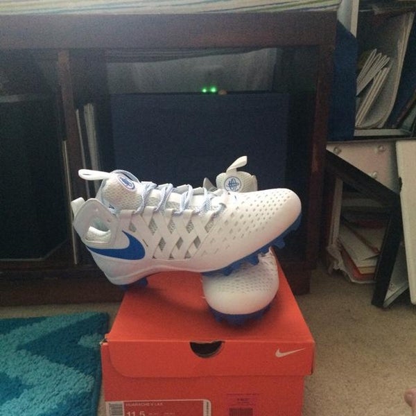 Brand New Huarache 5 Cleats