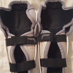 CCM Youth 9" Shin Pads