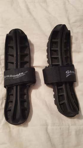 SKABOOTS size small