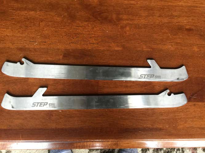 Size 10 Bauer Goalie Skate Blades/Steel - 3mm