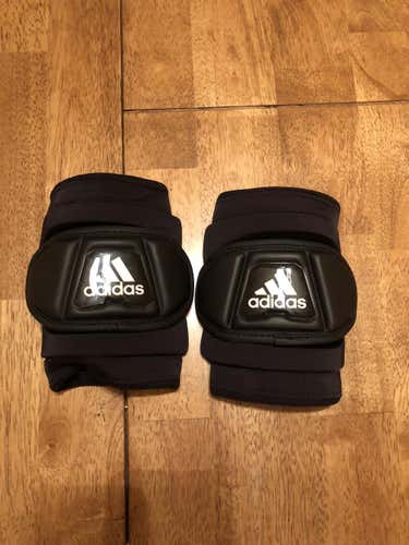 Adidas Freak Black Elbow Pads
