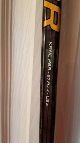 New Bauer 1s Stick Lefty Mid 86 - 90 Senior