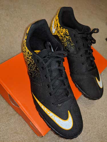New Nike BombaX Turf SIZE 9.5