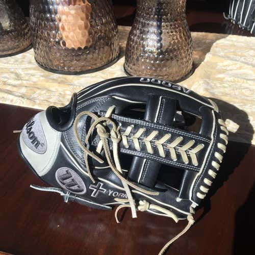 Wilson A2000 Custom 1785 11.75 New Condition Open To Offers