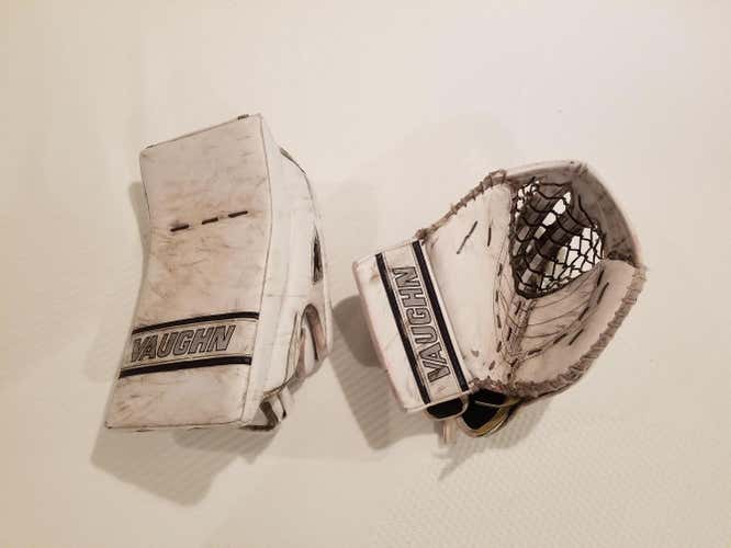 Vaughn Velocity V7 XR Pro Carbon Goalie Glove & Blocker Regular Senior