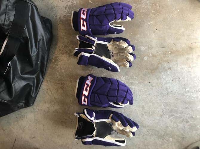 Hockey Gloves