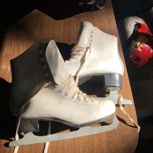 Langé Libra Figure Skates Women’s 8