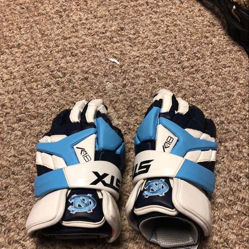 UNC STX Lacrosse Gloves