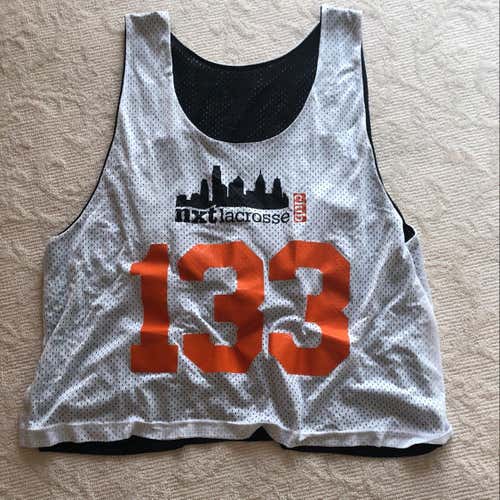 Reversible NXT Pinnie