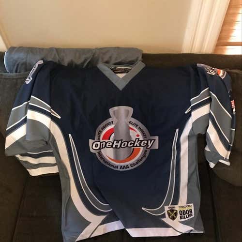 One Hockey Practice/game Jersey Size Large