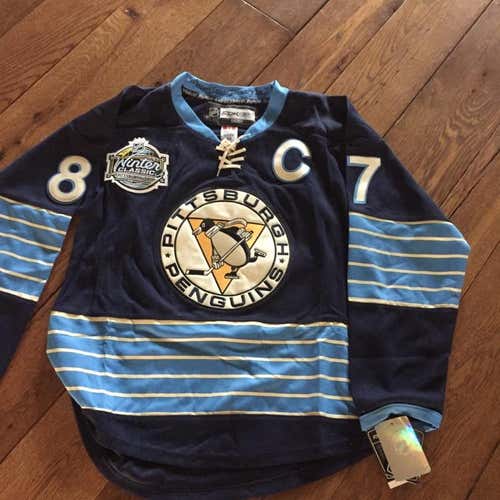 New With Tags Medium Crosby Winter Classic Jersey
