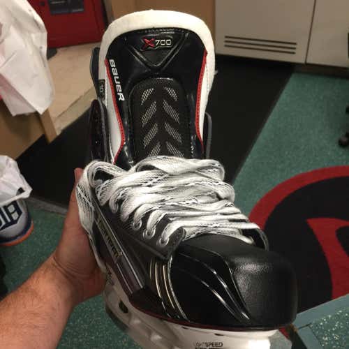 Bauer Vapor X700 10-D Skates. Never Worn