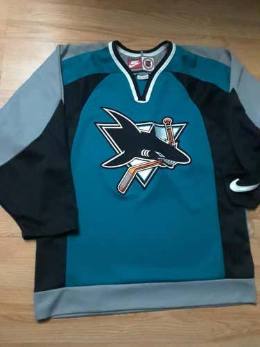 Nike Size M San Jose Shark jersey