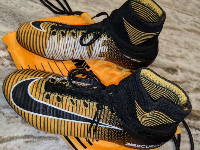 Nike Superfly #lockinletloose SIZE 8.5- NO TRADES-