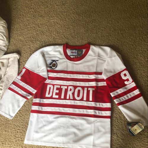 *Brand New* Make Offer* Detroit Red Wings Vintage Fedorov Jersey