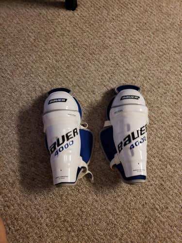 Bauer N4000 shin pads