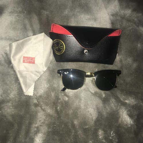 Ray Ban Clubmaster Sunglasses w/ Case and Cleaner