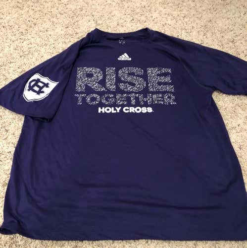 Holy Cross workout Shirt