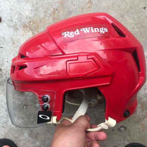 Detroit Red Wings Hockey Helmet W/ Visor