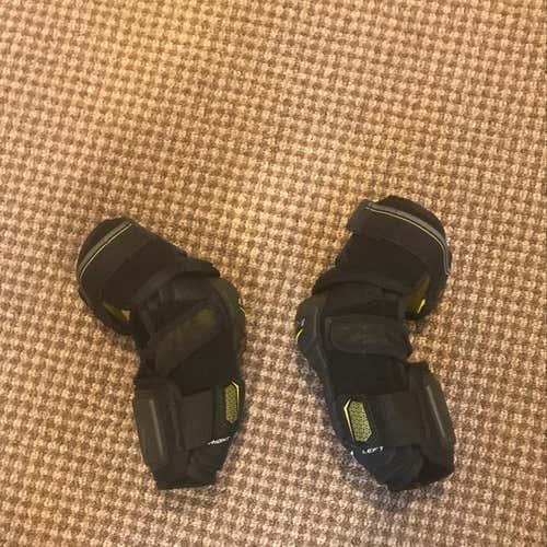 CCM Tacks 6052 Elbow Pads