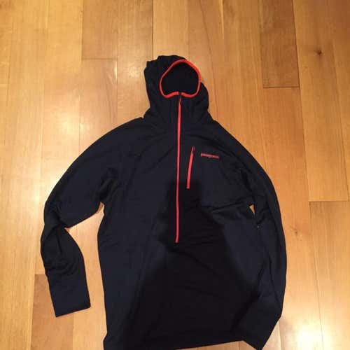 XL Patagonia Tech Pull Over