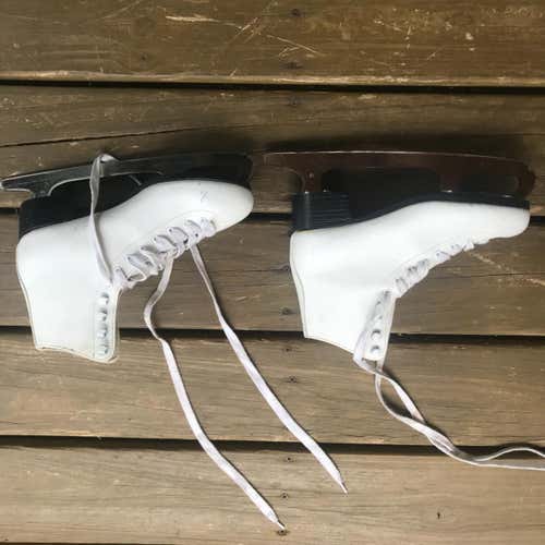 Size 7 Cameo Figure Skates