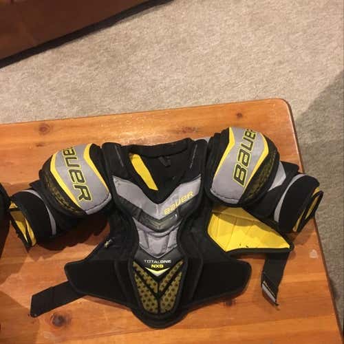 Bauer Shoulder Pads
