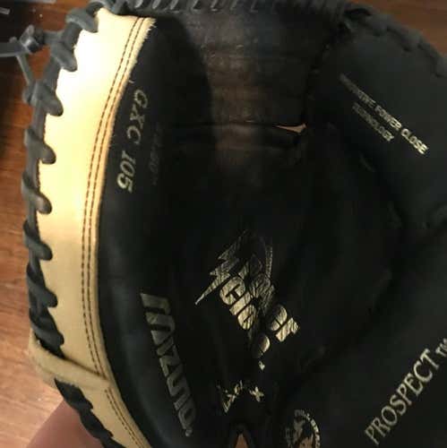 New,  Mizuno Power Close GXC 105 catchers mitt(32.5)